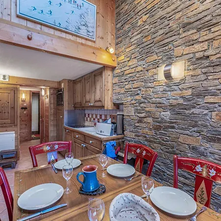 Superbe Duplex Avec Cheminee, Proche Des Pistes Et Commerces, Acces & Piscine - Fr-1-566-70 *